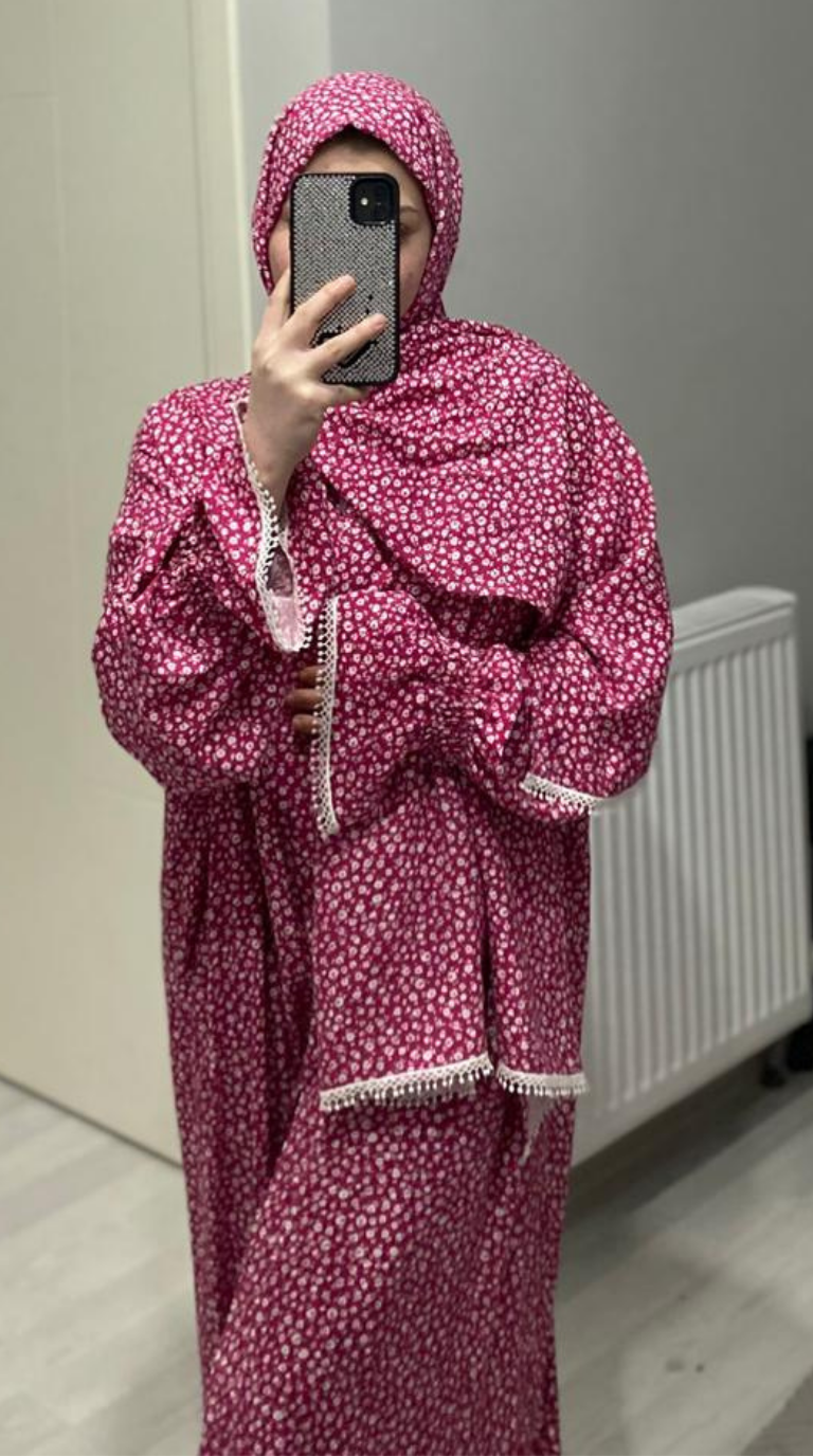 Liya Pamuklu Pembe Çiçek Desenli Namaz Elbisesi